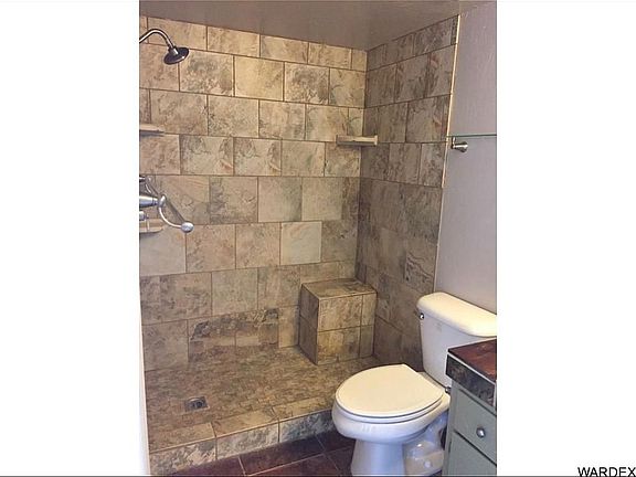 5th image of 3194 Daytona Ave