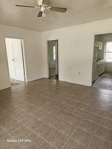 501 Avenue L NE Photo 1