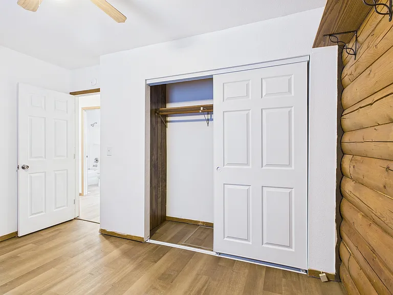2587 Rachel Ct — Photo 12