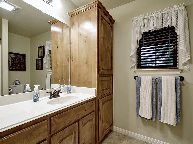 2251 Hazelwood Dr — Photo 18