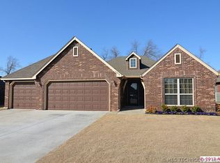 6919 N 128th East Ct, Owasso, OK 74055