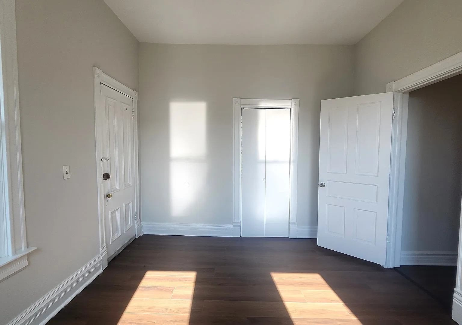 3 bed, 1400 sqft, $3,800 — Photo 2