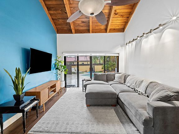 4th image of 1080 NE 203rd Terrace