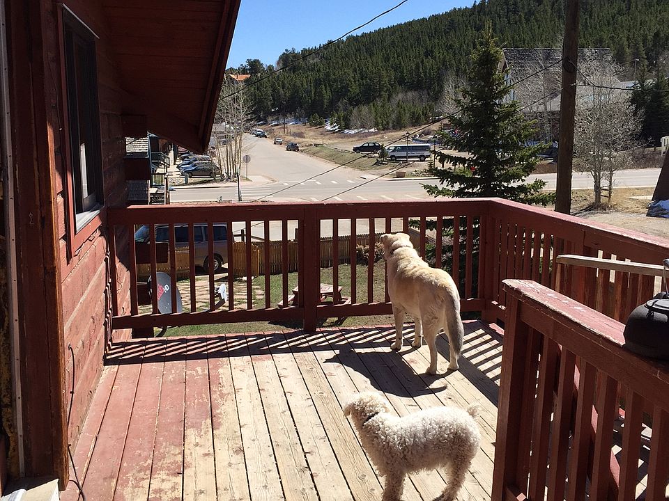 LARGE-SUNNY AND BRIGHT SOUTH FACING DECK!
