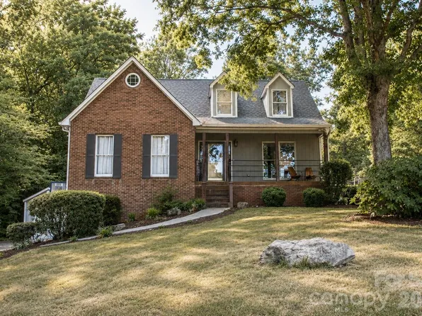 7947 Lakeview Dr, Denver, NC 28037