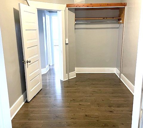 4th image of 703 N 32nd St APT 1