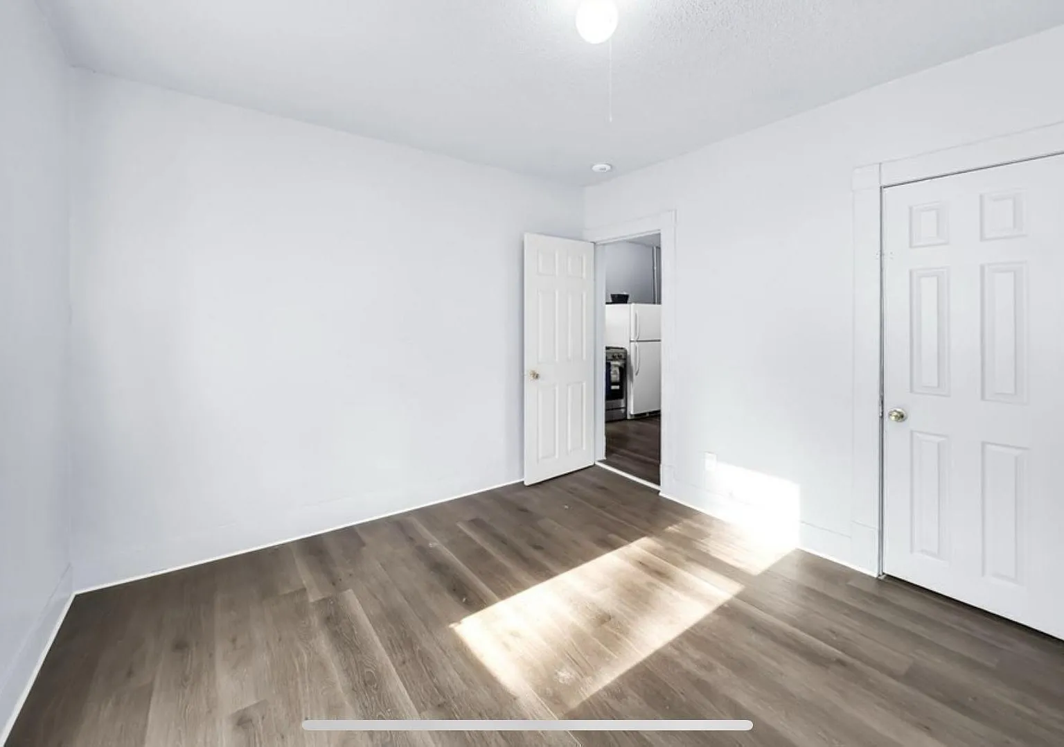 3 bed, 886 sqft, $1,650 — Photo 1