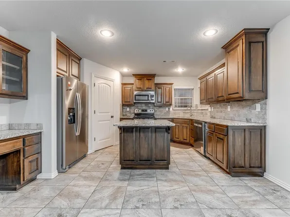 1904 18th St, Bentonville, AR 72713