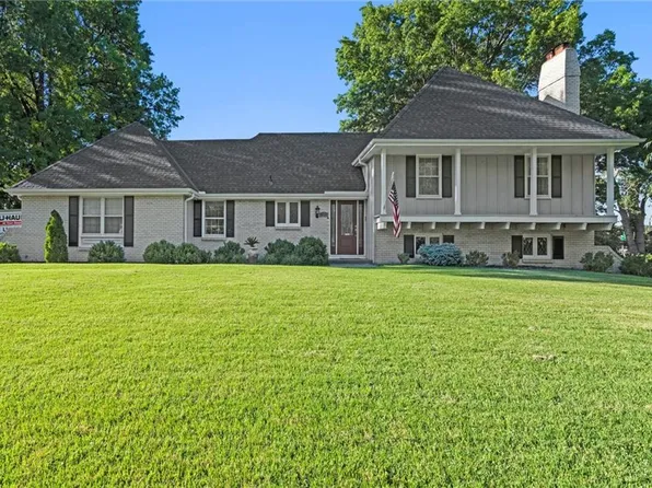 2 NE 47th St, Kansas City, MO 64116