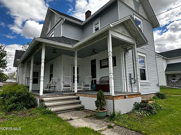 4th image of 203 S Main St