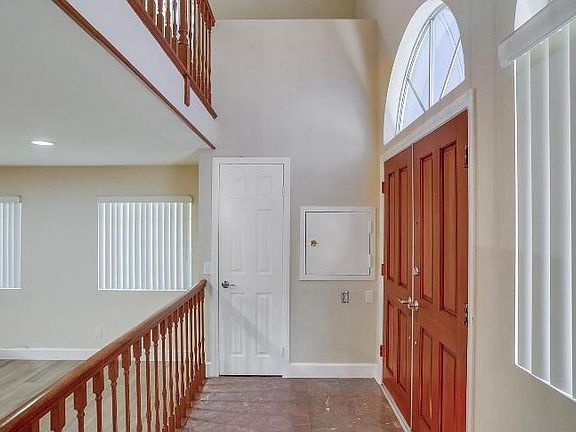 4th image of 620 W Wilson Ave