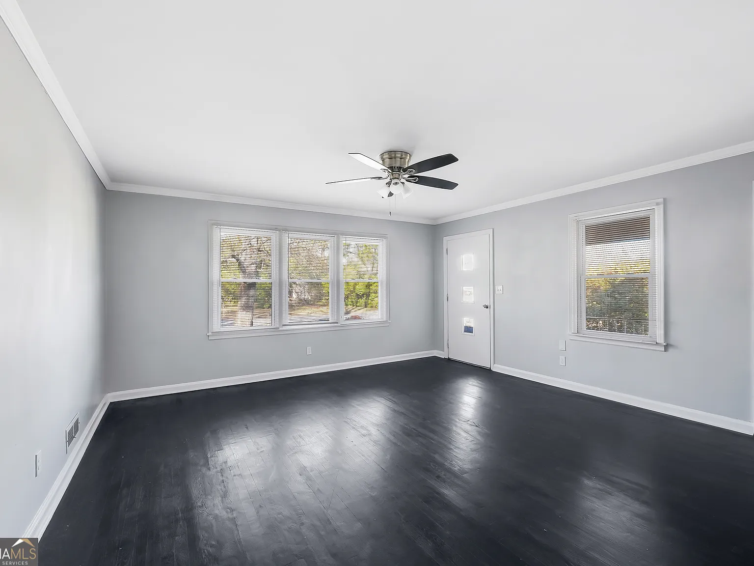 1 bed, 1.0 bath, $1,100 — Photo 2