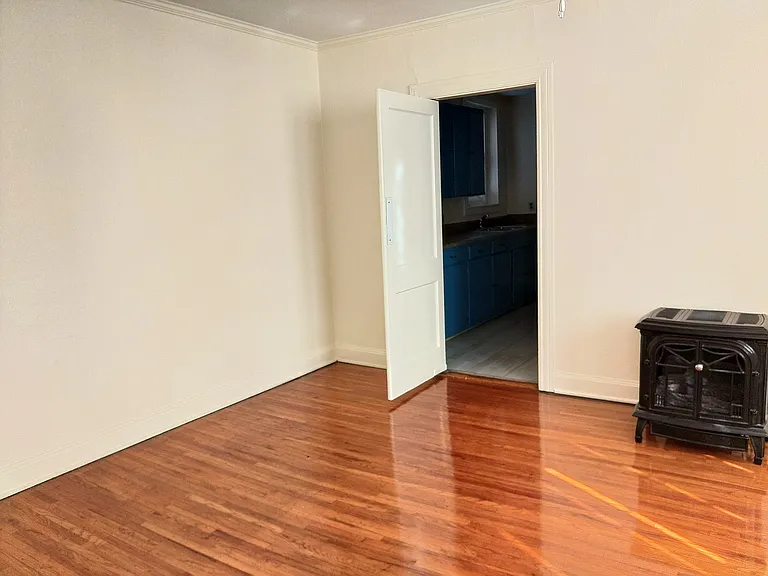 200 E Montgomery St — Photo 5