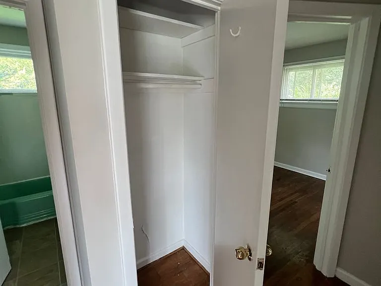 8206 Adrian Dr — Photo 20
