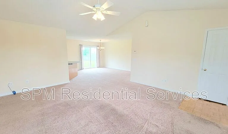 1615 Covey Ln — Photo 2