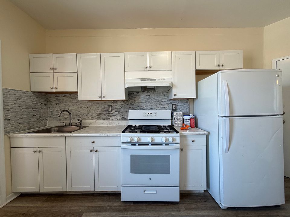 1st image of 207 15th St #31
