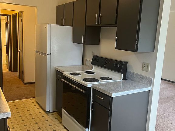 2nd image of 3201 NE 120th St #Cw-203