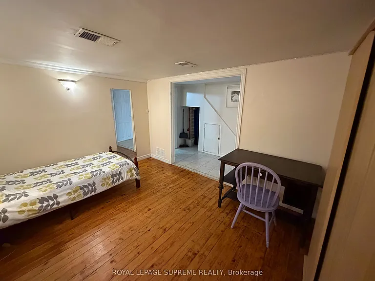 1074 Briar Hill Ave #BASEMENT — Photo 12