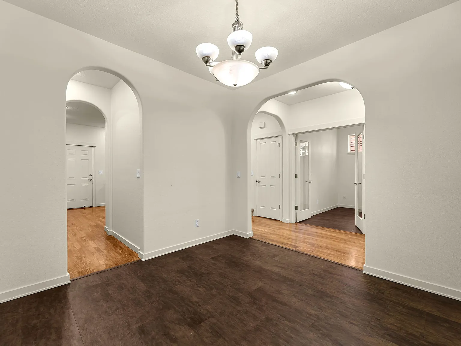 3 bed, 1958 sqft, $3,295 — Photo 4
