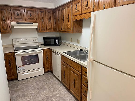 5th image of 2908 Londonshire Ct