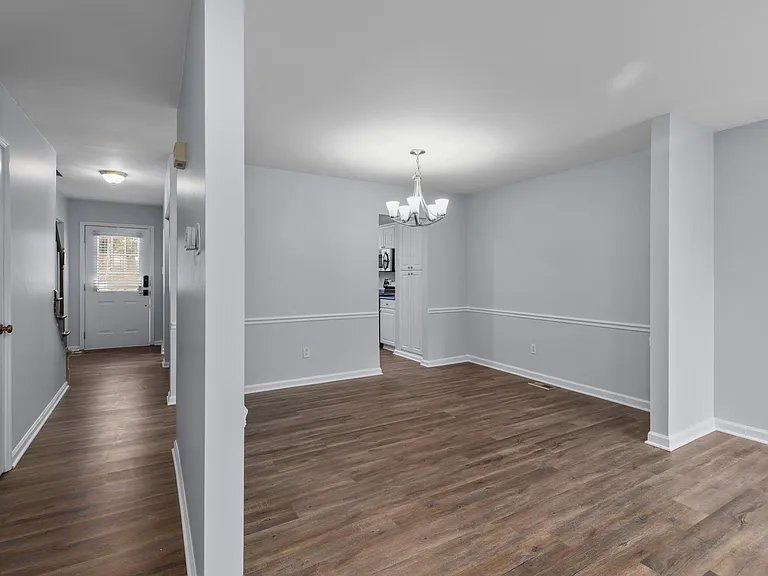 5702 Three Oaks Dr — Photo 10
