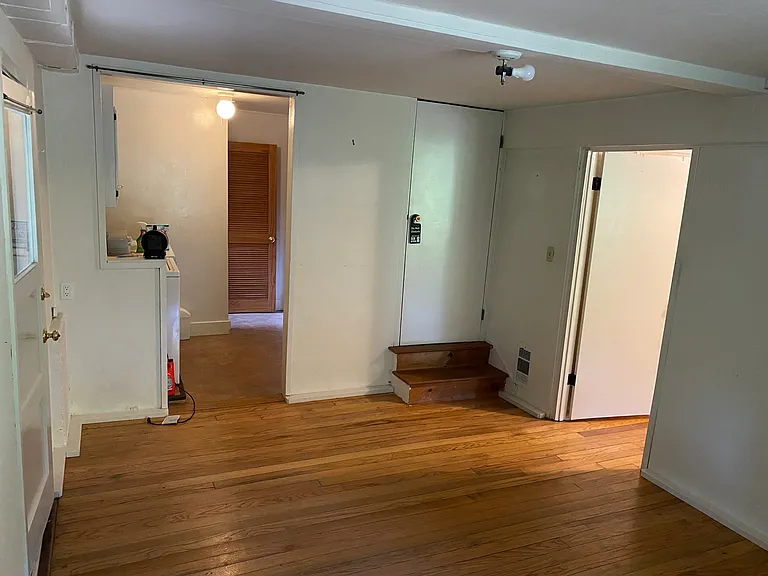 Cascade Dr — Photo 6