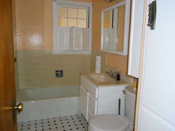 5th image of 261 Clover Ave