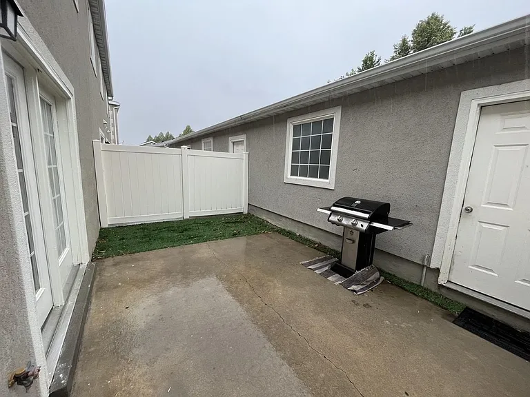 141 Penny Ln — Photo 11