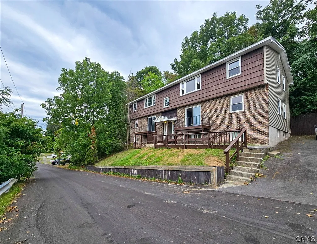 2 bed, 1.0 bath, 4680 sqft, $1,350 — Photo 1