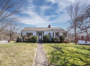 916 Bailey St, Mars Hill, NC 28754