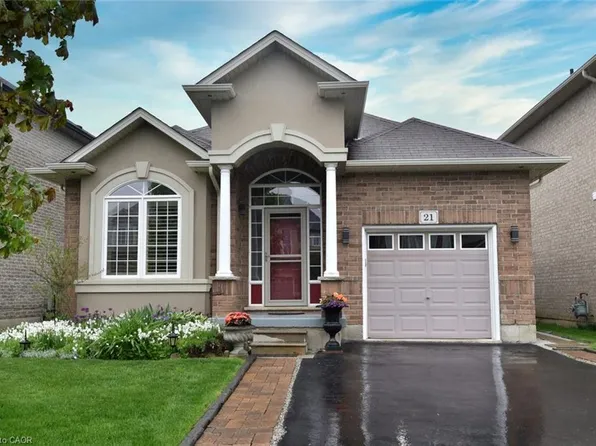 21 Guest St, Hamilton, ON L9K 0G2