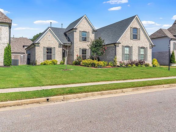 2nd image of 758 Woodland Brook Ln E