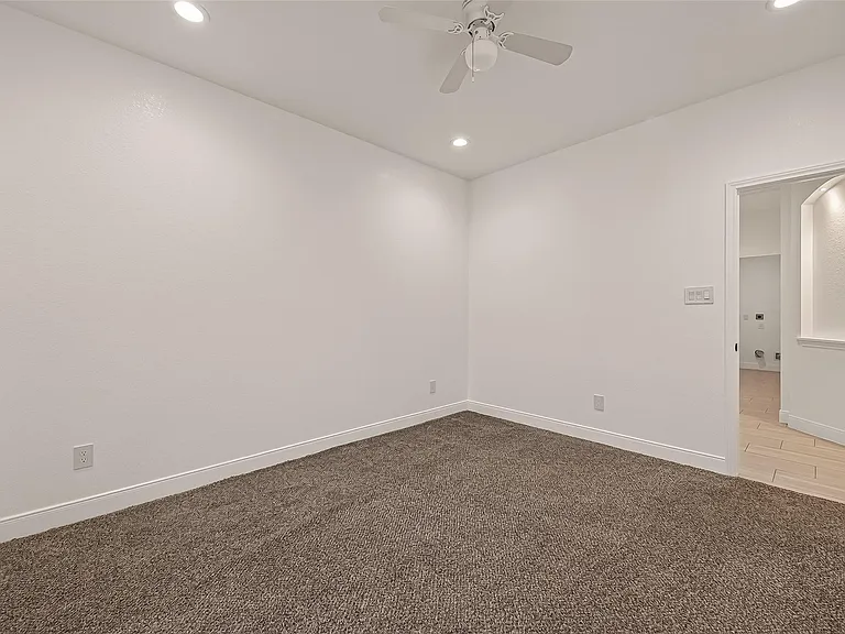 1343 Alpha Ln — Photo 26