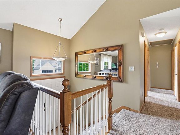 3rd image of 1308 Bradford Dr