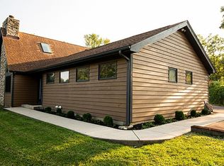 35W875 Park Ln, Saint Charles, IL 60175