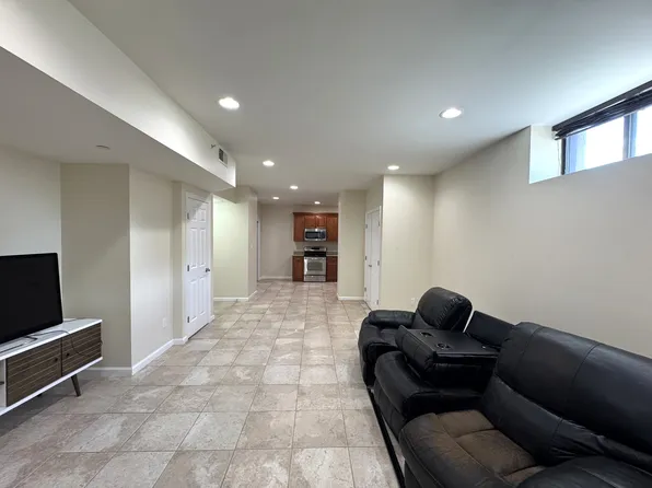 39 Mineola Blvd, Mineola, NY