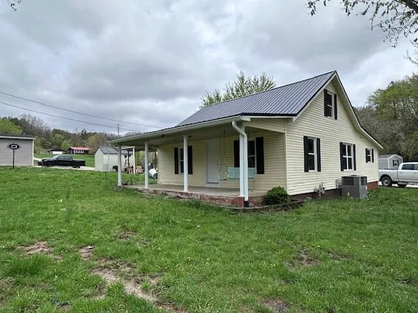 11 Courtney Ln, Stanton, KY 40380