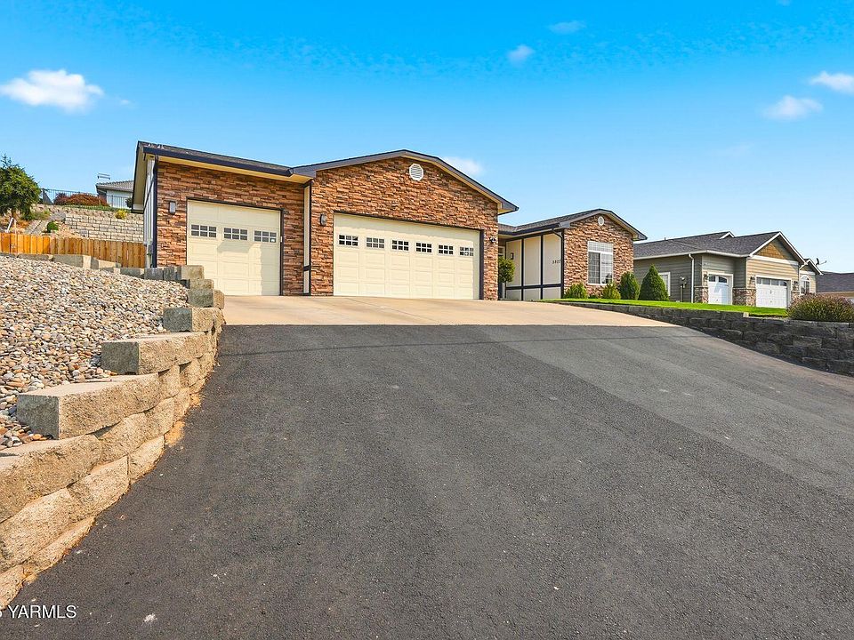 5807 Englewood Ave, Yakima, WA 98908 | MLS #26-2490 | Zillow