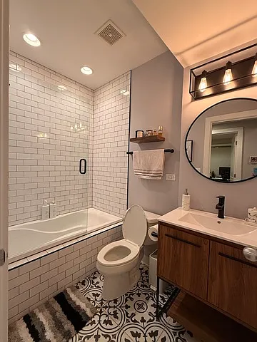 2319 W Wabansia Ave #2 — Photo 5