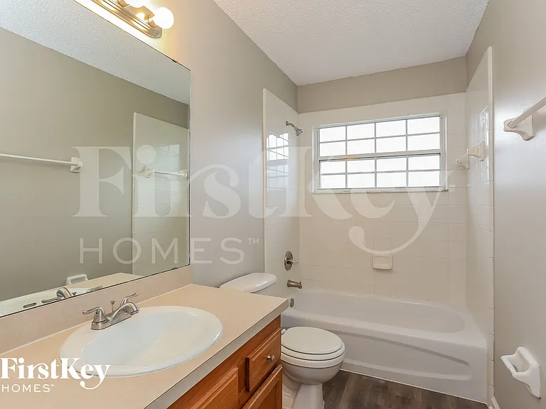 12759 Bentwater Dr — Photo 13