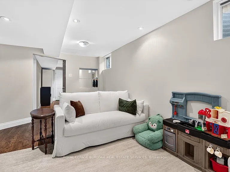 2354 Marine Dr — Photo 38