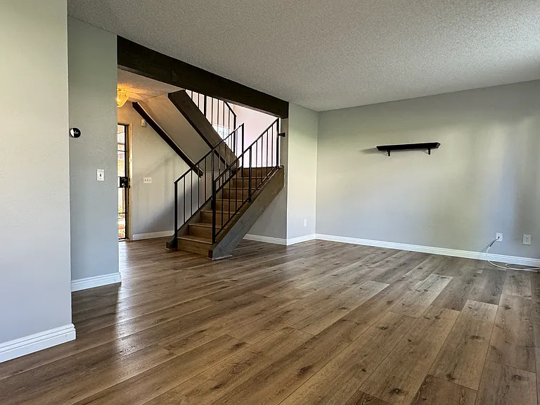 2154 Basswood Ct — Photo 5