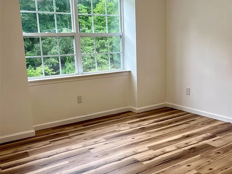 49 Woodlake Dr — Photo 10