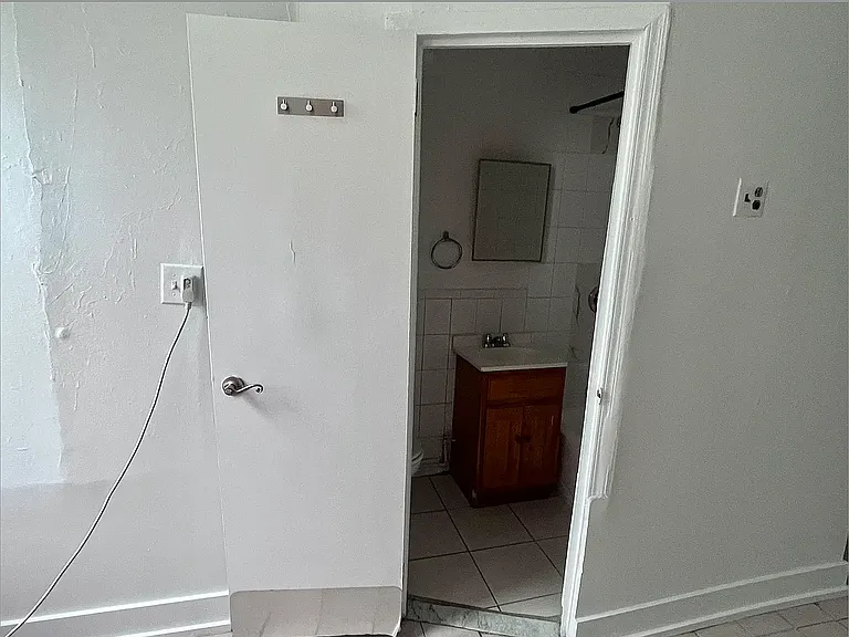 25 Beaver St #3L — Photo 8