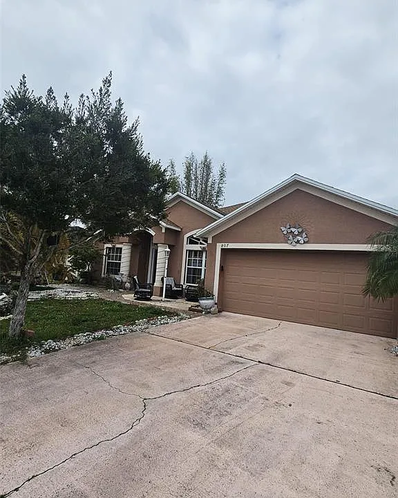 807 Massy Ct