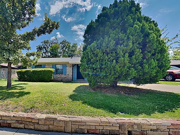 4th image of 2116 Crockett Dr