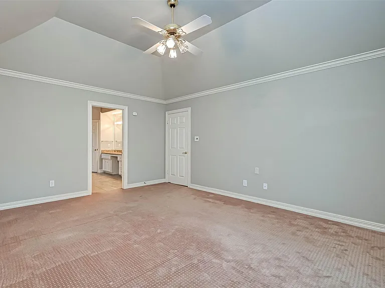 4502 Devonshire St — Photo 18