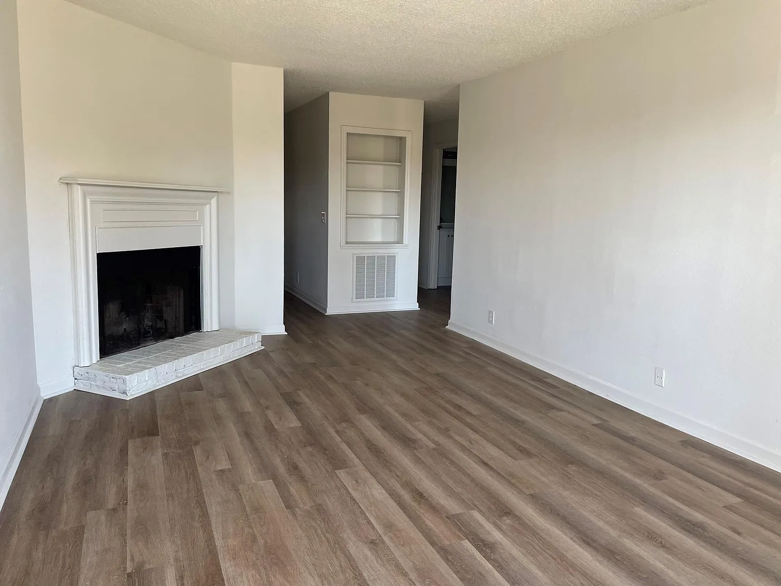 3 bed, 1032 sqft, $1,295 — Photo 4