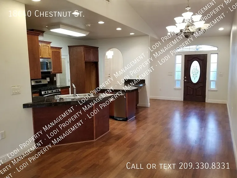 18640 Chestnut St — Photo 3