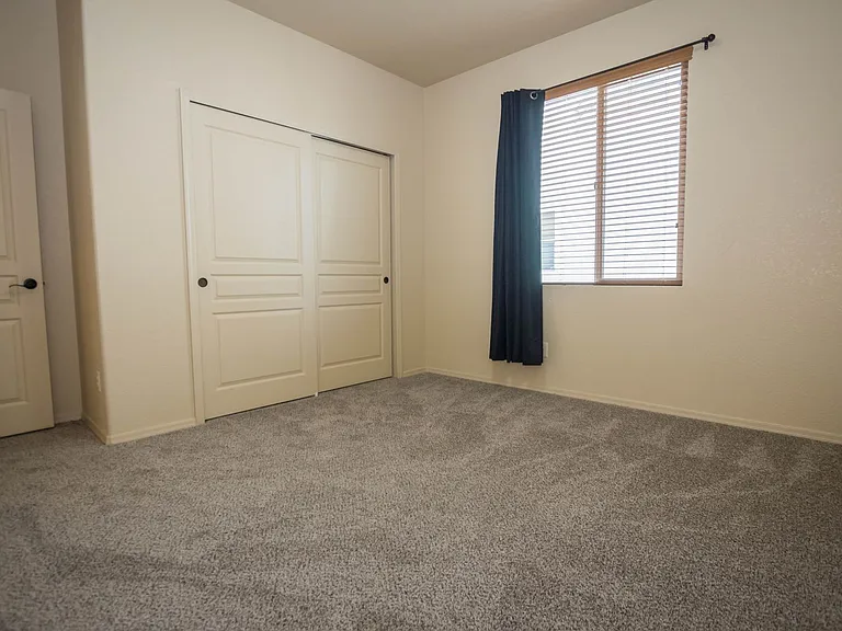 278 Bainbridge Dr — Photo 36